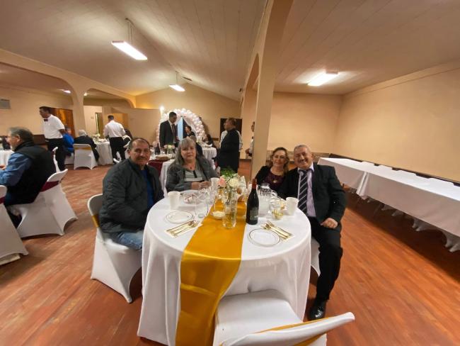 Cena mesa Zuno Hernandez